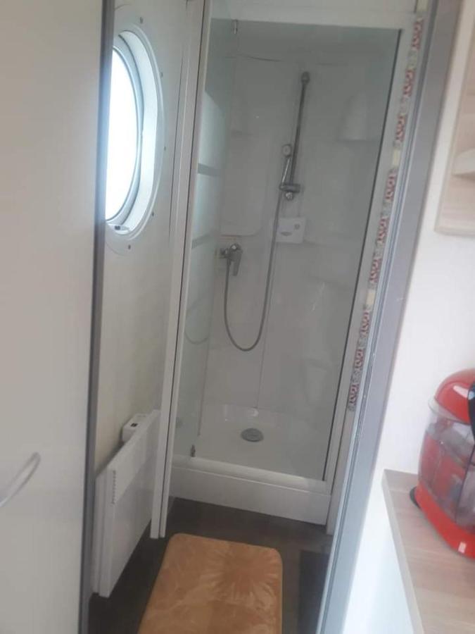 Anne Marie Vous Accueilles Dans Son Logement Familiale Pour 6 Personnes 3 Chambres Confortable Proche D Europa Park A Boofzheim Dans Camping 3 Etoiles Bagian luar foto