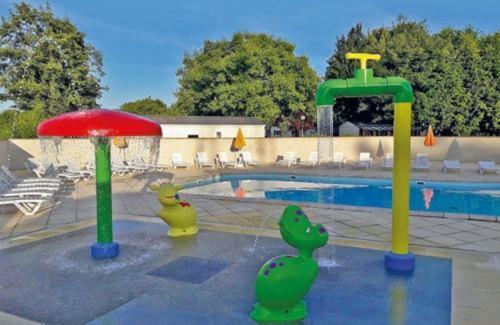 Anne Marie Vous Accueilles Dans Son Logement Familiale Pour 6 Personnes 3 Chambres Confortable Proche D Europa Park A Boofzheim Dans Camping 3 Etoiles Bagian luar foto