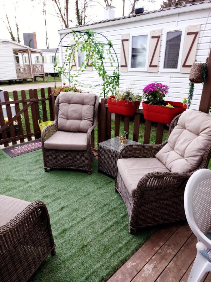 Anne Marie Vous Accueilles Dans Son Logement Familiale Pour 6 Personnes 3 Chambres Confortable Proche D Europa Park A Boofzheim Dans Camping 3 Etoiles Bagian luar foto